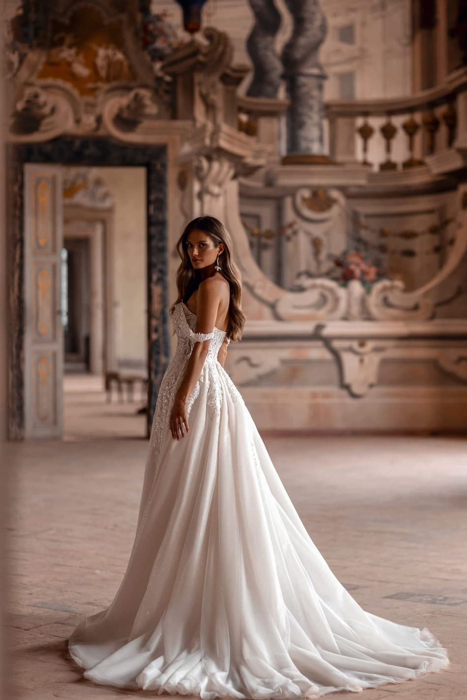 Wedding dress thumbnail 3