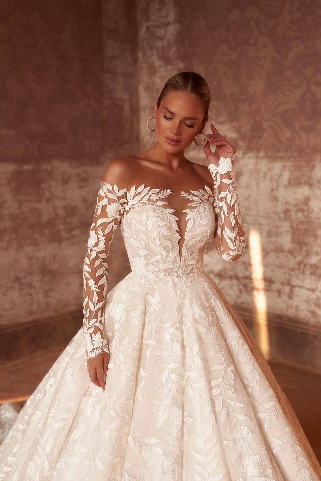 Wedding dress thumbnail 2