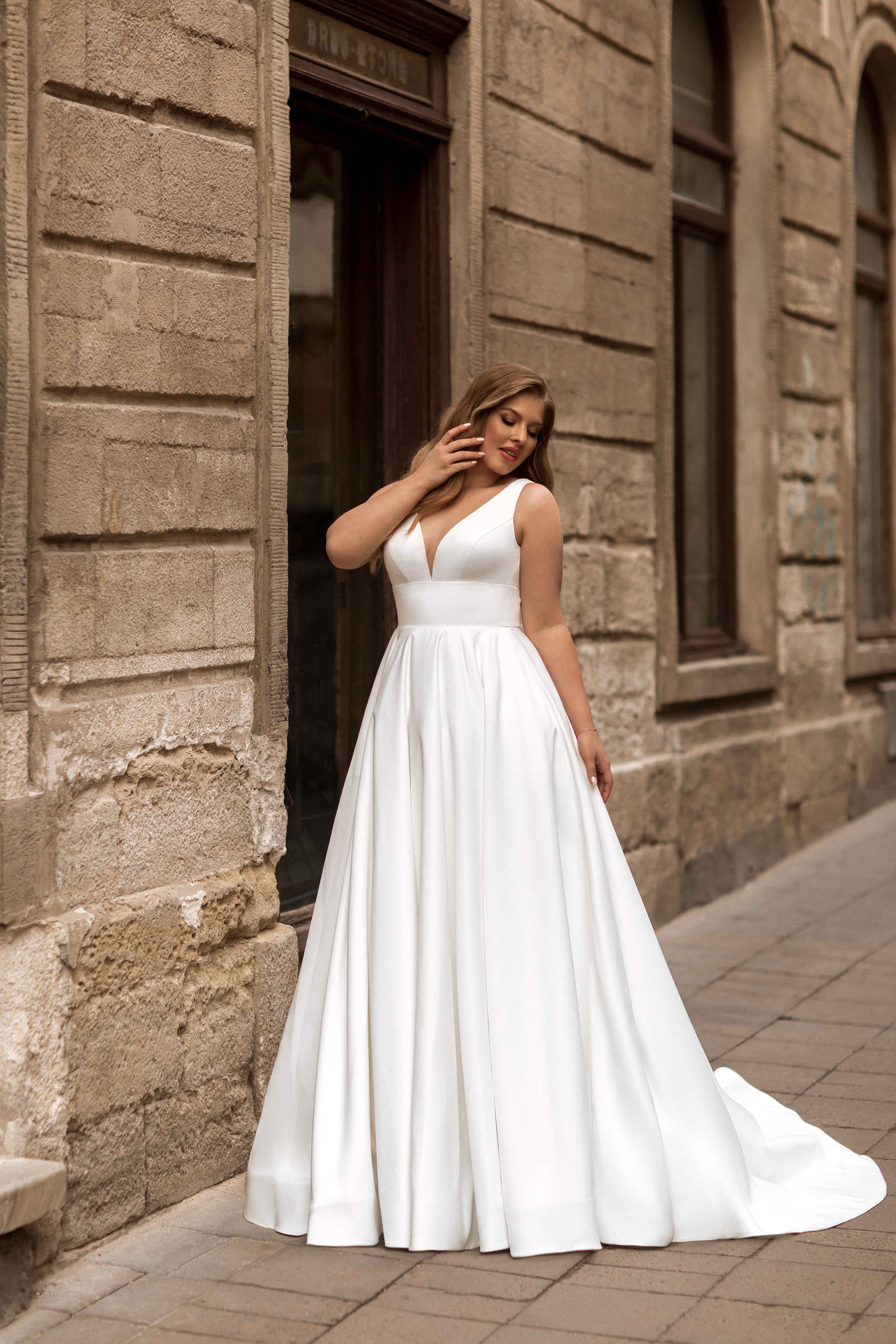 Main wedding dress