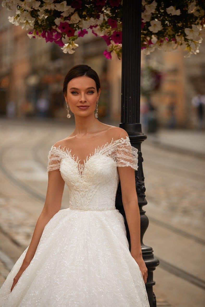 Main wedding dress