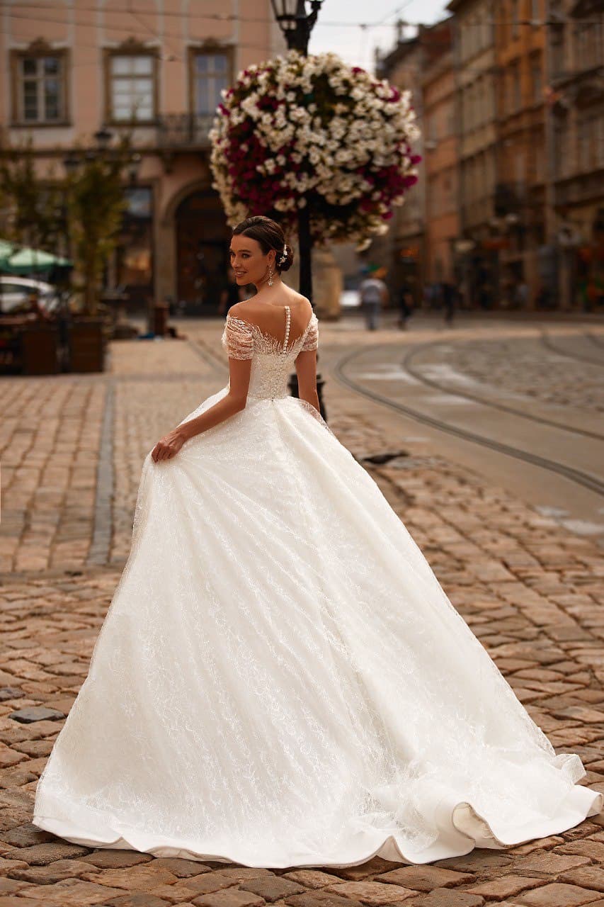 Wedding dress thumbnail 2