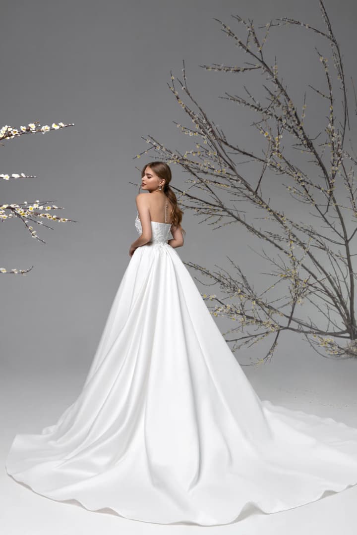 Main wedding dress