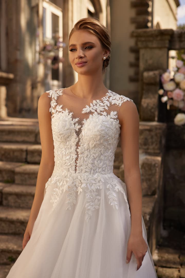 Main wedding dress