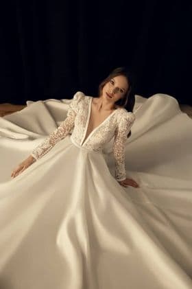 Wedding dress thumbnail 3