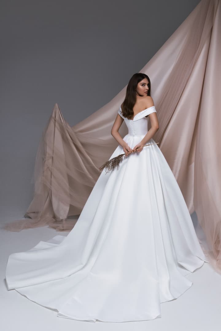 Main wedding dress