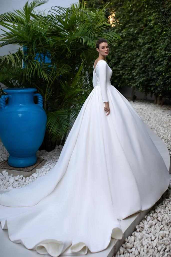 Main wedding dress